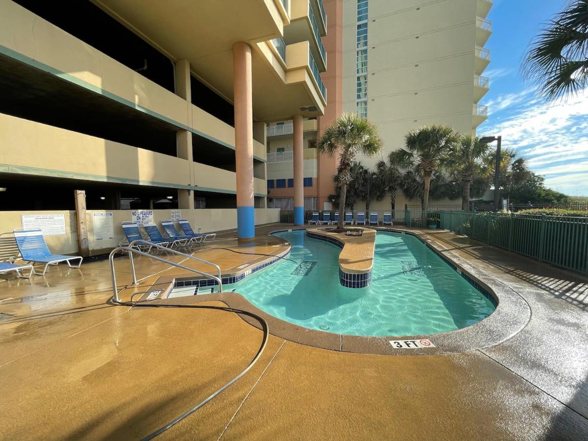 Oceanview Condo With Pool, Hot Tub, Balcony, Right On The Beach 미를 비치 외부 사진