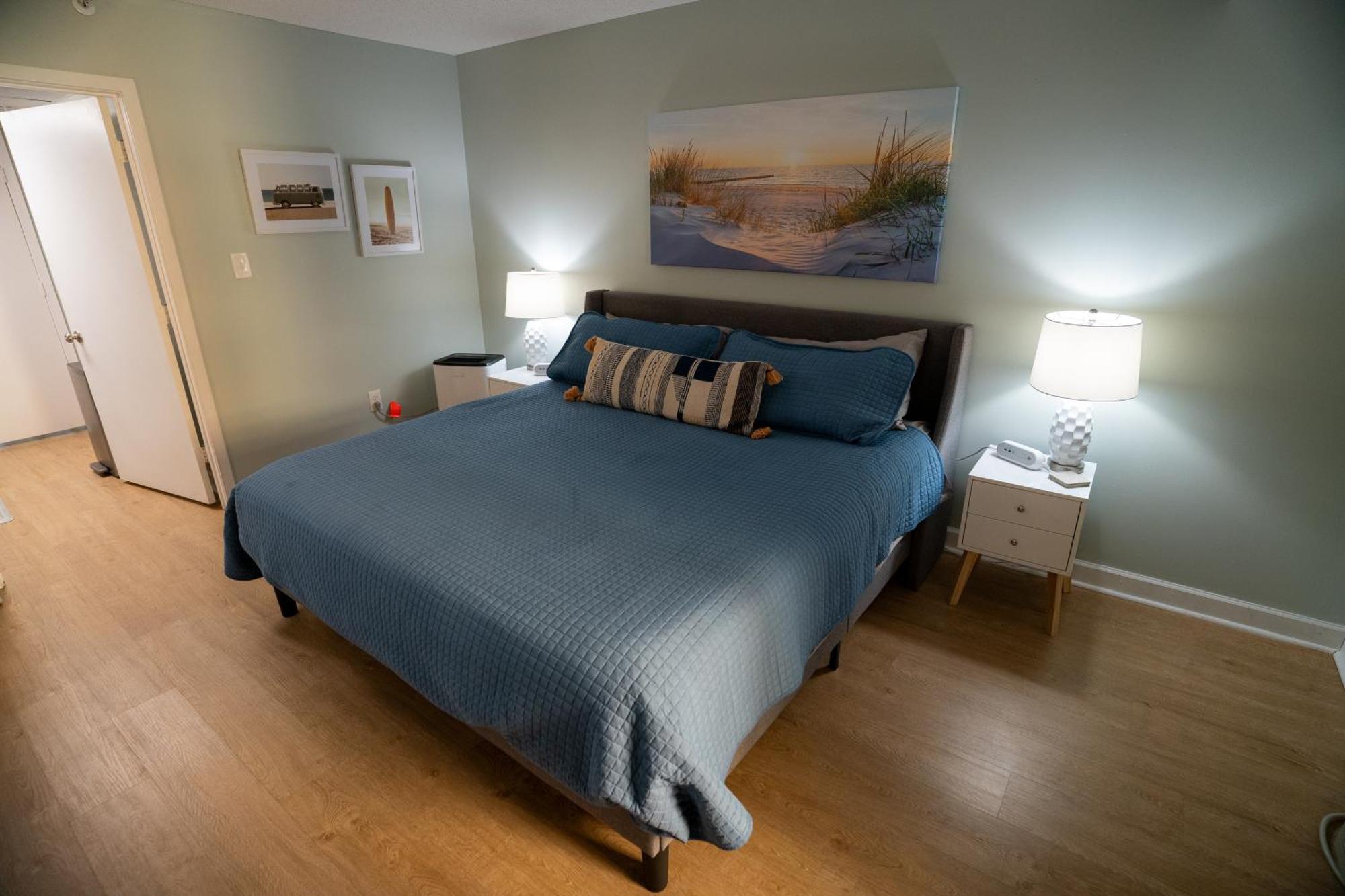 Oceanview Condo With Pool, Hot Tub, Balcony, Right On The Beach 미를 비치 외부 사진